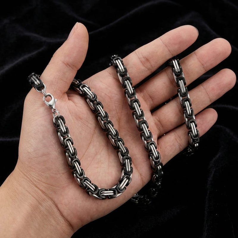 نصف ​طقم رجالي (سلسلة + سوار) مزيج بين اللون الأسود والفضي. ستانلس ستيل فخم، مقاوم للصدأ، وبتصميم عصري يجمع بين القوة والأناقة. - Image 3